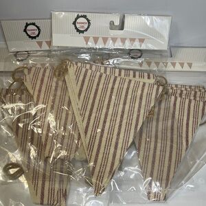 NWT - Vintage Striped Burlap Banner Garland